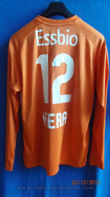Nublense Goalkeeper football shirt 2010