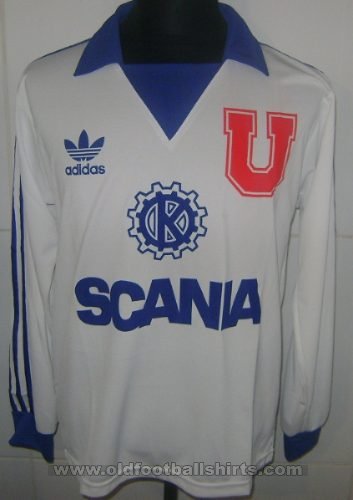 Universidad de Chile Away football shirt 1990