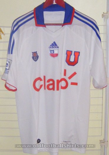 Universidad de Chile Third football shirt 2010 - 2011
