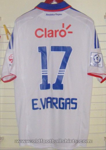 Universidad de Chile Third football shirt 2010 - 2011