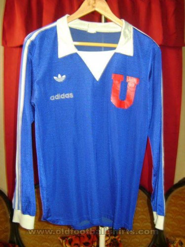 Universidad de Chile Home football shirt 1980 - ?