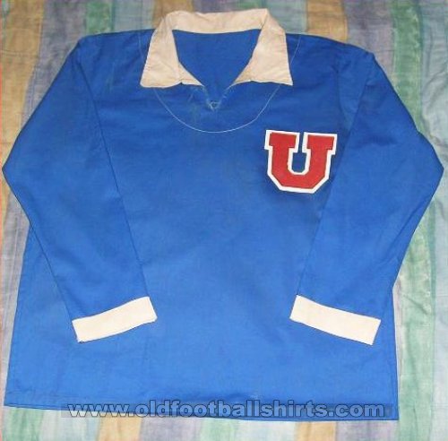 Universidad de Chile Home football shirt 1968