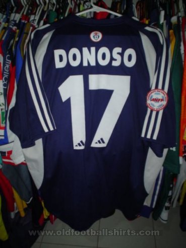 Universidad de Chile Home football shirt 2003 - 2004