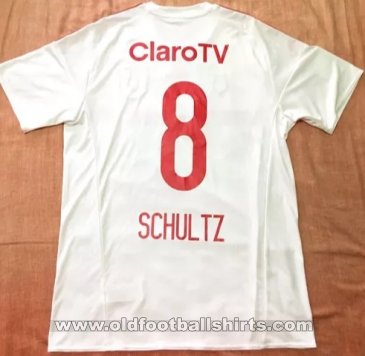 Universidad de Chile Away football shirt 2016 - 2017