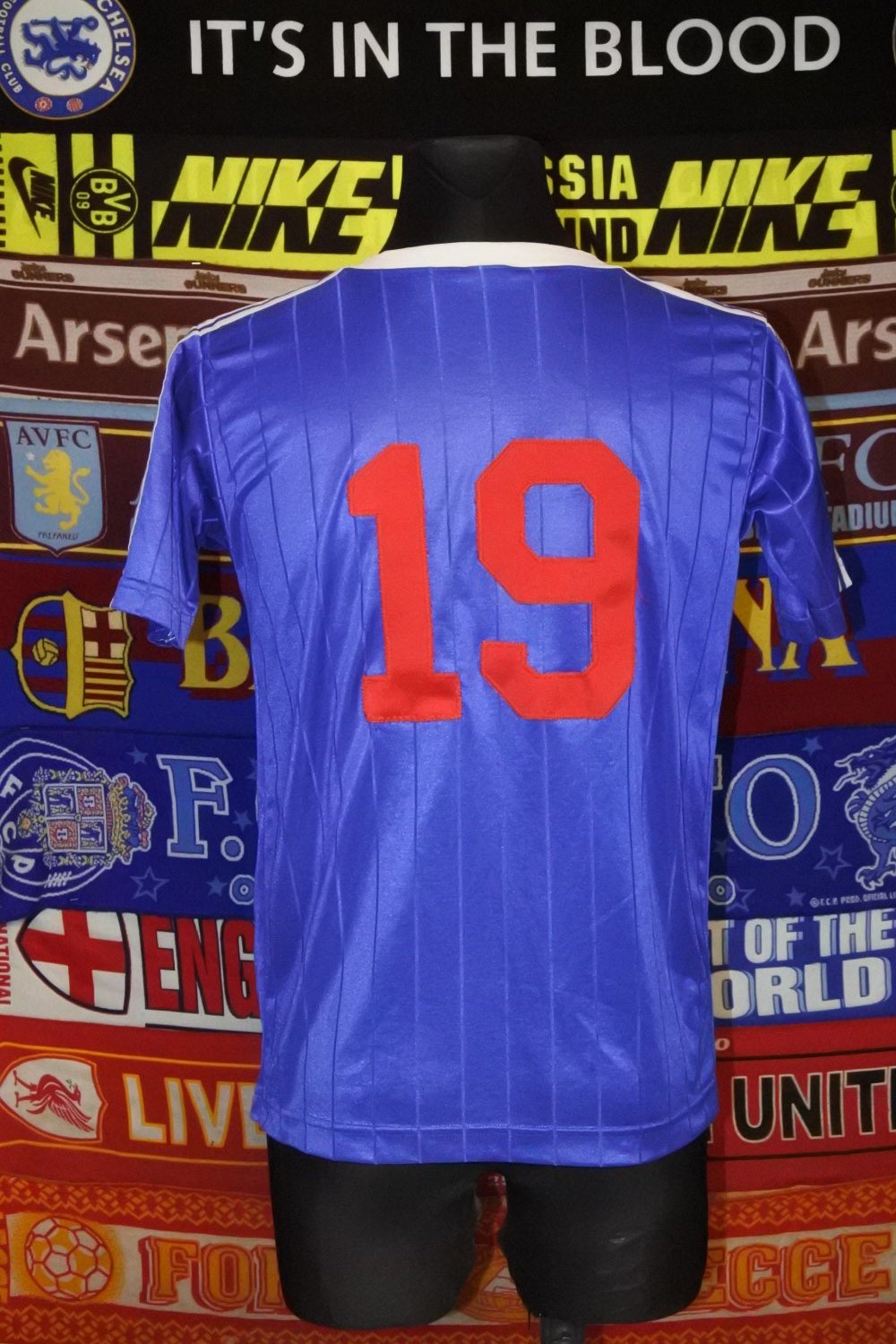 Universidad de Chile Home football shirt 1982 - 1983