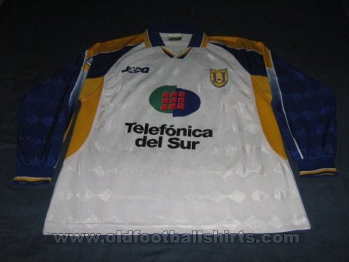 Universidad de Concepción Away football shirt 2002