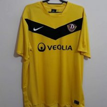 Dynamo Dresden Home camisa de futebol 2011 - 2012 sponsored by Veolia