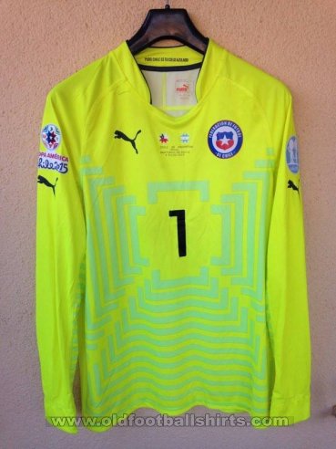 Chile Goalkeeper football shirt 2014 - 2015