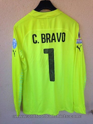 Chile Goalkeeper football shirt 2014 - 2015