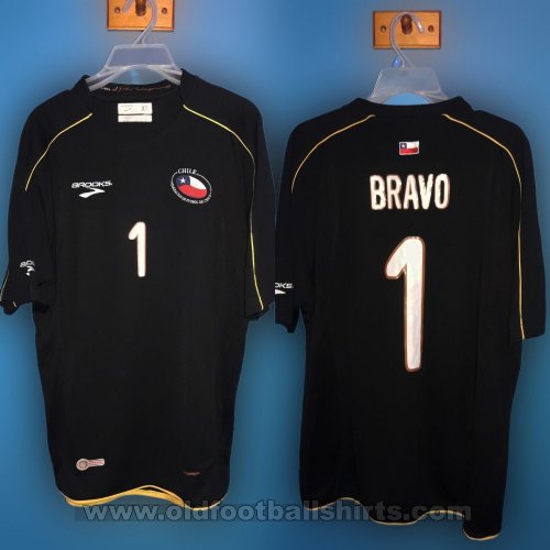Chile Goalkeeper football shirt 2010 - 2011