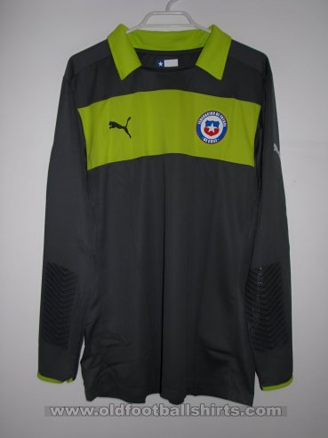 Chile Goalkeeper football shirt 2012 - 2013