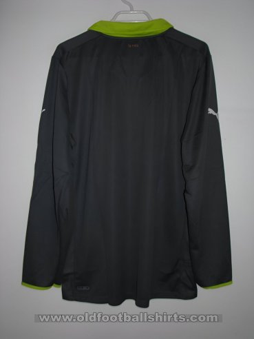 Chile Goalkeeper football shirt 2012 - 2013