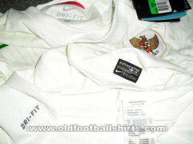 Indonesia חוץ חולצת כדורגל 2010 - 2012