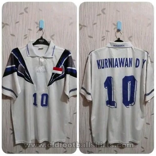 Indonesia חוץ חולצת כדורגל 1995 - 1996