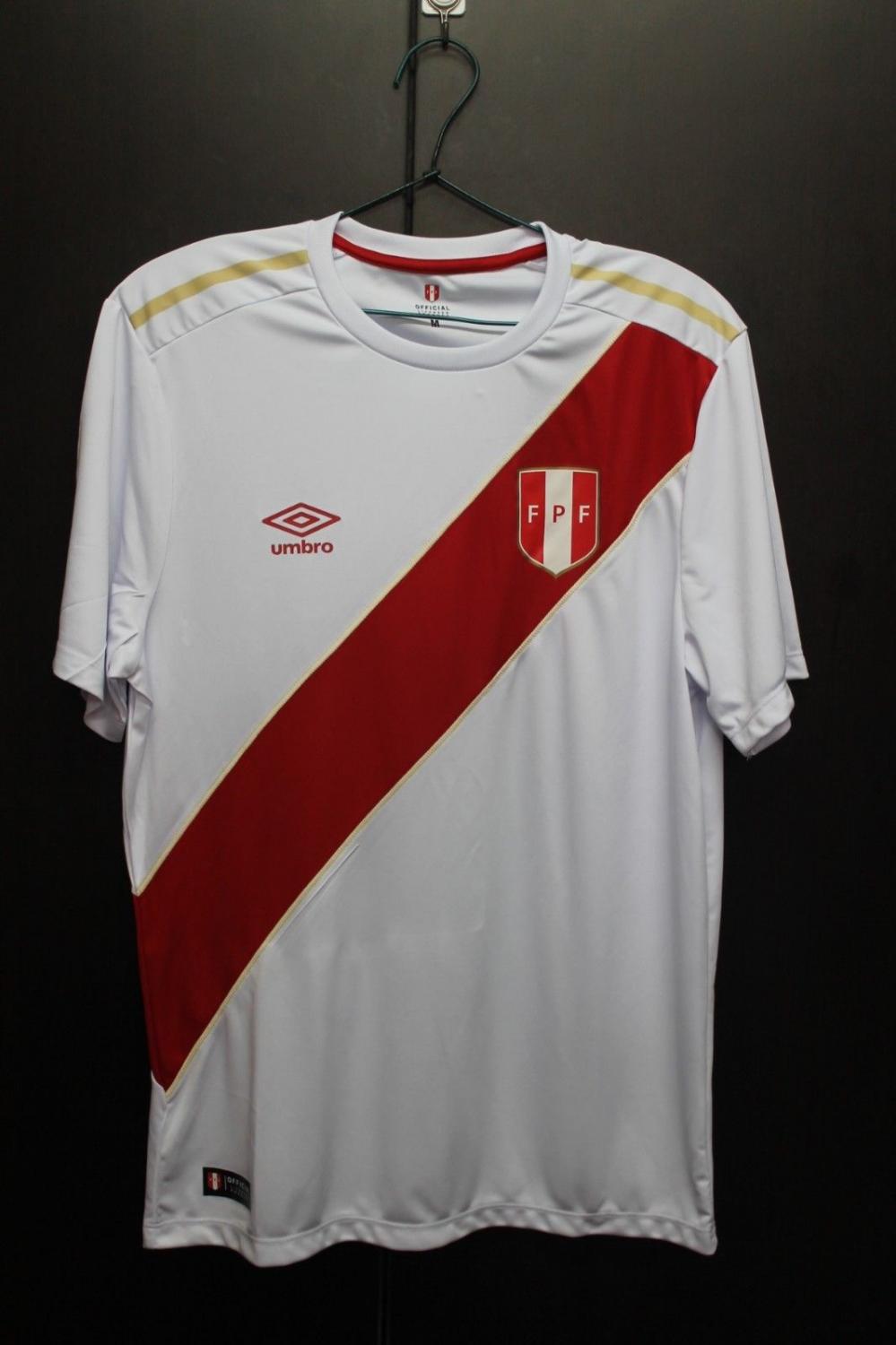 Peru Home football shirt 2018.