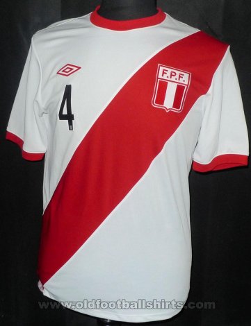 Peru Home Camiseta de Fútbol 2010 - 2011