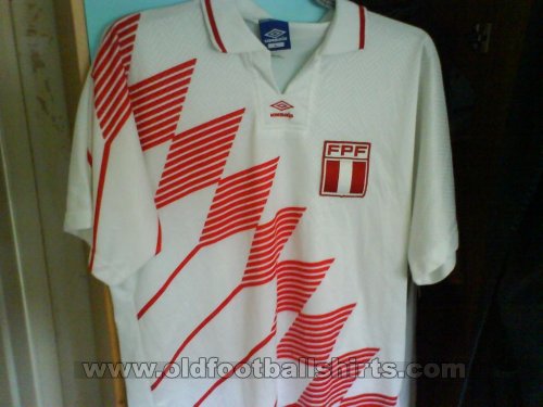 Peru Home camisa de futebol 1997
