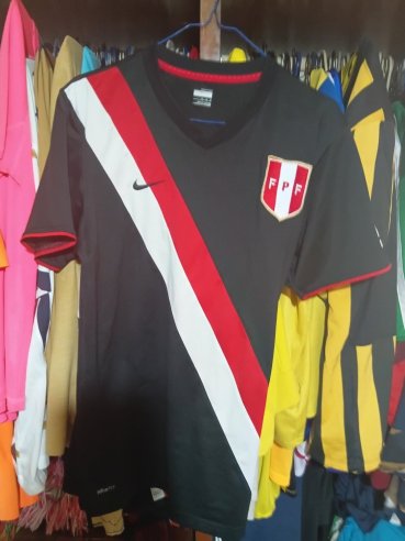 Peru Away baju bolasepak 2026 - 2027