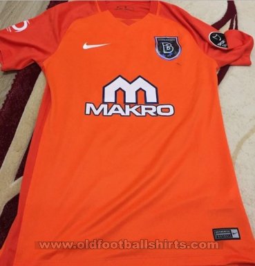 İstanbul Başakşehir Home futbol forması 2017 - 2018