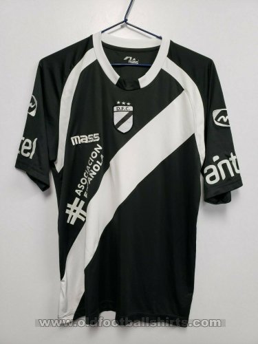 Danubio Away football shirt 2011