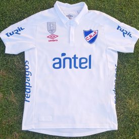 Nacional  Home football shirt 2017 sponsored by antel