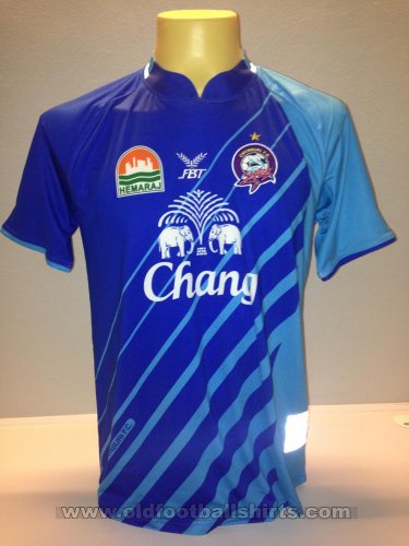Chonburi FC Home Maillot de foot 2011 - ?