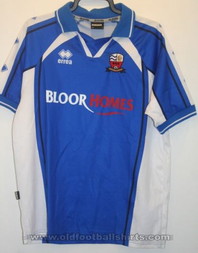 Nuneaton Borough Home football shirt 2005 - 2006