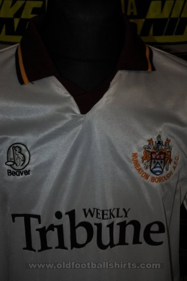 Nuneaton Borough Away football shirt 1999 - 2000
