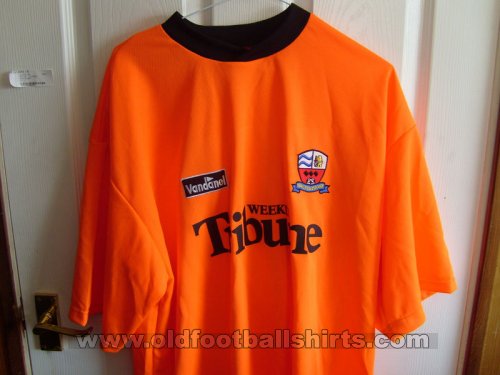Nuneaton Borough Away football shirt 2001 - 2002