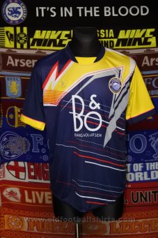 Pattaya Utd Away football shirt (unknown year)