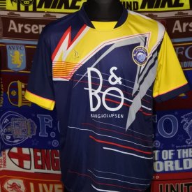 Pattaya Utd Home football shirt (unknown year) sponsored by B&O