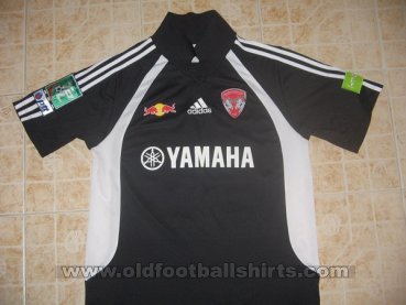 Muangthong United Goalkeeper football shirt 2009 - 2010