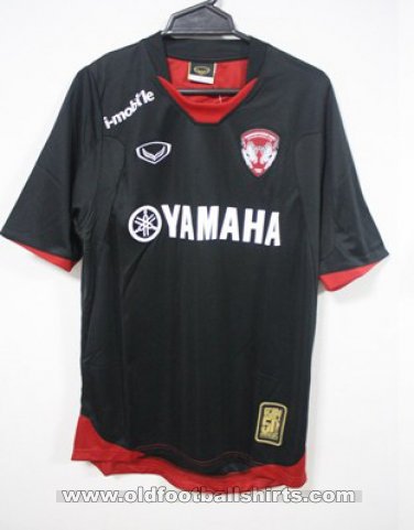 Muangthong United Goalkeeper football shirt 2011