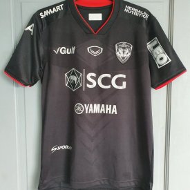 Muangthong United Home football shirt 2019 sponsored by Yamaha