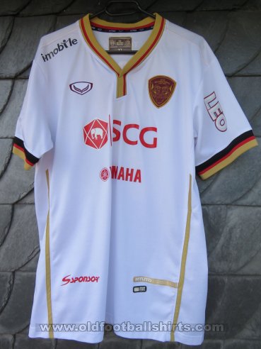 Muangthong United Away football shirt (unknown year)