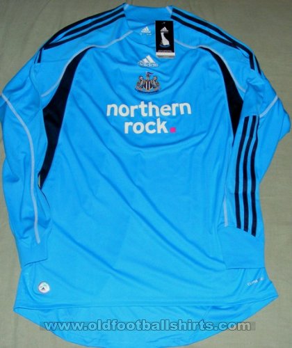 Newcastle Goalkeeper football shirt 2009 - 2010