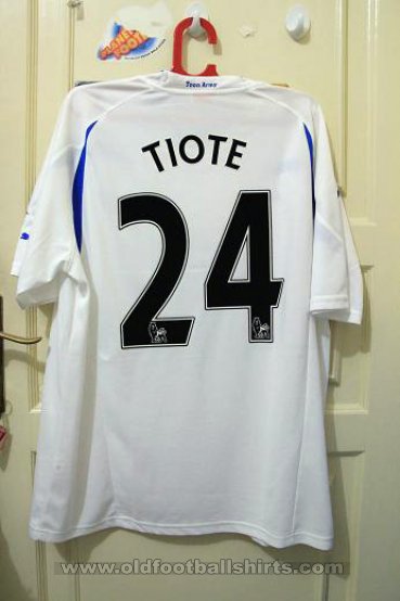 Newcastle Third football shirt 2010 - 2011