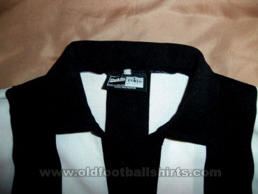 Newcastle Home fotbollströja 1977 - 1978