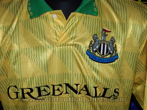 Newcastle Retro Replicas חולצת כדורגל 1990 - 1993