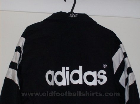 Newcastle Latihan/luangan baju bolasepak 1996 - 1998