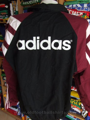 Newcastle Treino/Passeio camisa de futebol 1995 - 1996