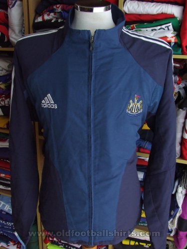 Newcastle Training/Leisure football shirt 2004 - 2005