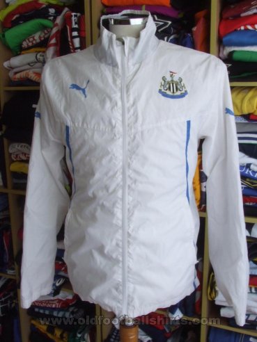 Newcastle Treino/Passeio camisa de futebol (unknown year)