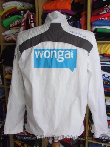 Newcastle Treino/Passeio camisa de futebol (unknown year)
