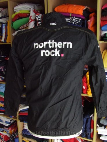 Newcastle Treino/Passeio camisa de futebol (unknown year)