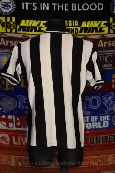 Newcastle Retro Replicas football shirt 1972 - 1974