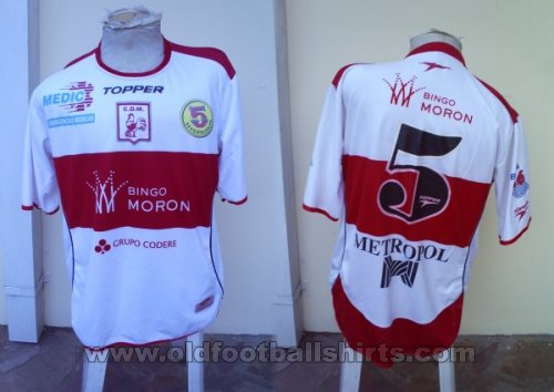 Deportivo Moron Home football shirt 2007