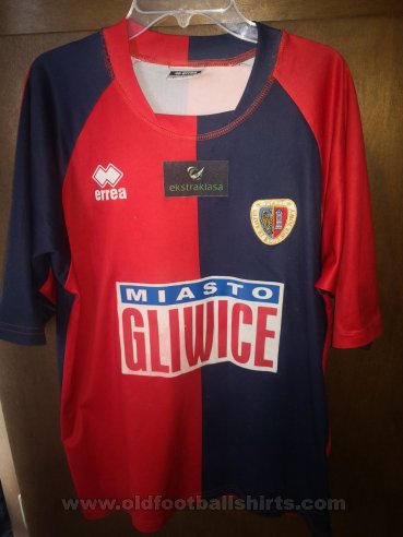 Piast Gliwice Home football shirt (unknown year)