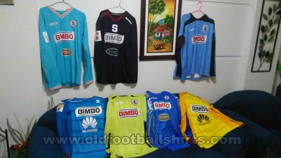 Deportivo Saprissa Goalkeeper football shirt (unknown year)