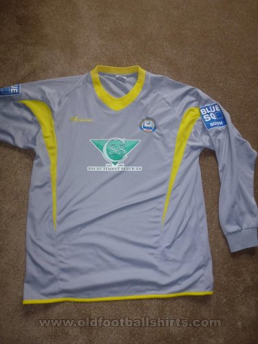 Braintree Town Goalkeeper football shirt 2010 - 2011